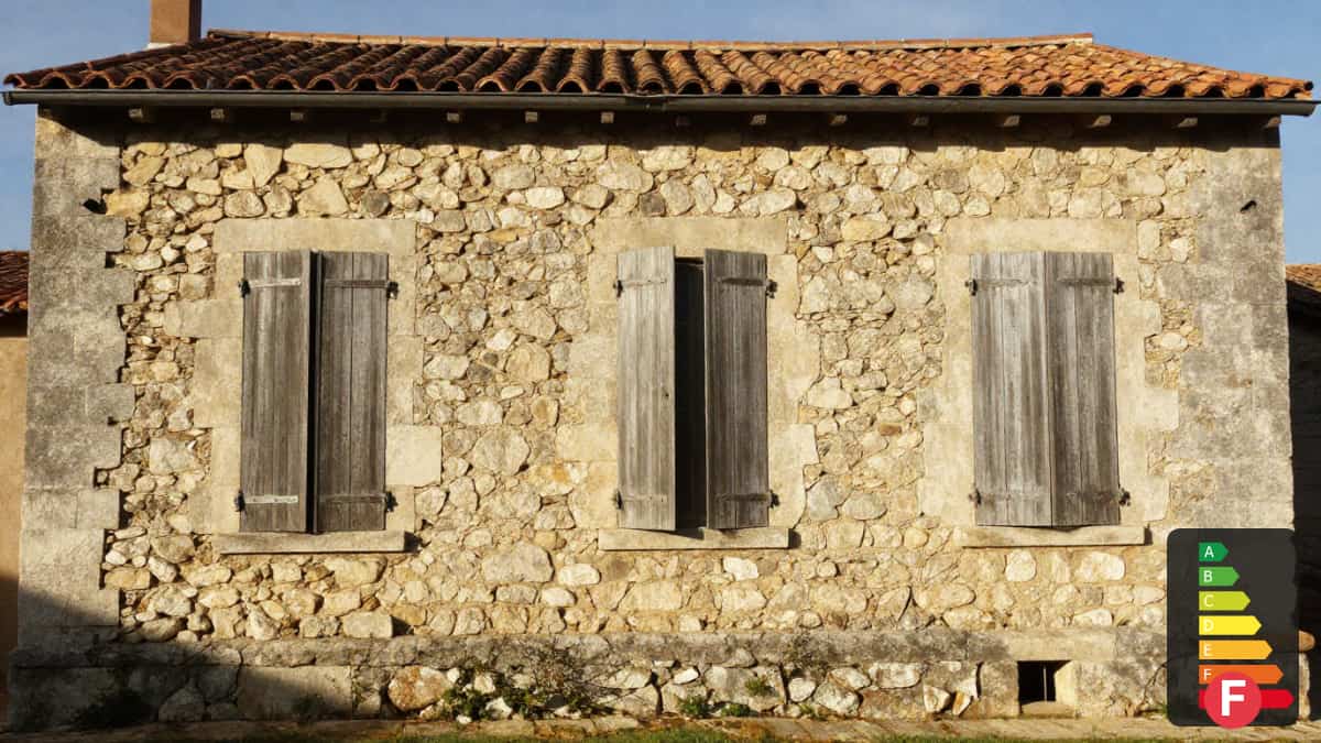 Maison ancienne en pierre classée DPE F ou G en Occitanie, cible prioritaire des aides à la rénovation